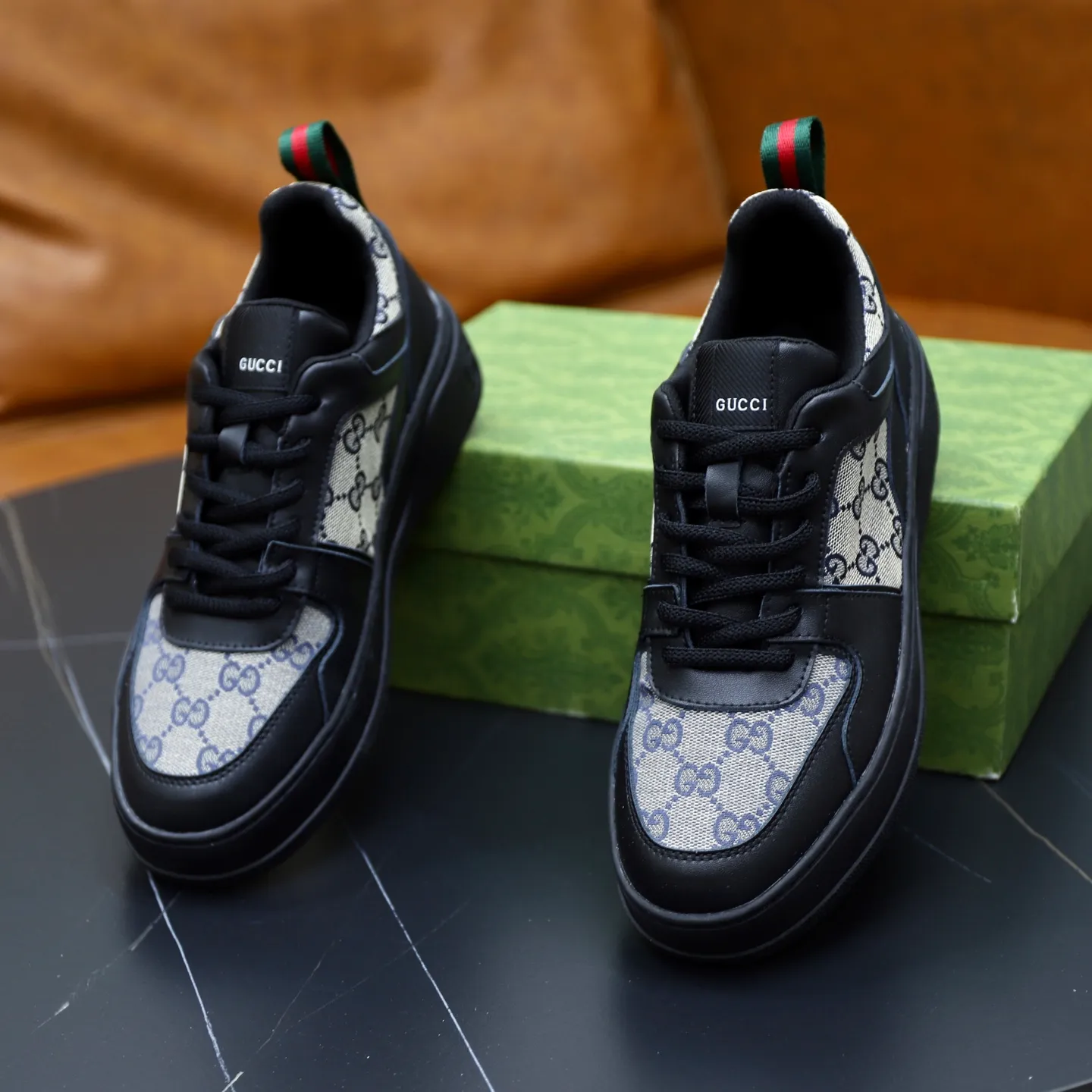 Ex-factory price: 420💰🙅‍♂️🙅‍♂️🙅‍♂️ Brand: GUCCI Standard code: 38-44 (45 customized) Grade: Same as the official website Material: Original cowhide material spliced with brand cloth Comfortable and breathable lining Lightweight and wear-resistant sports outsole Style category: Men's fashion casual shoes Running sports shoes Distinguished luxury brand elements Top luxury color: actual picture color